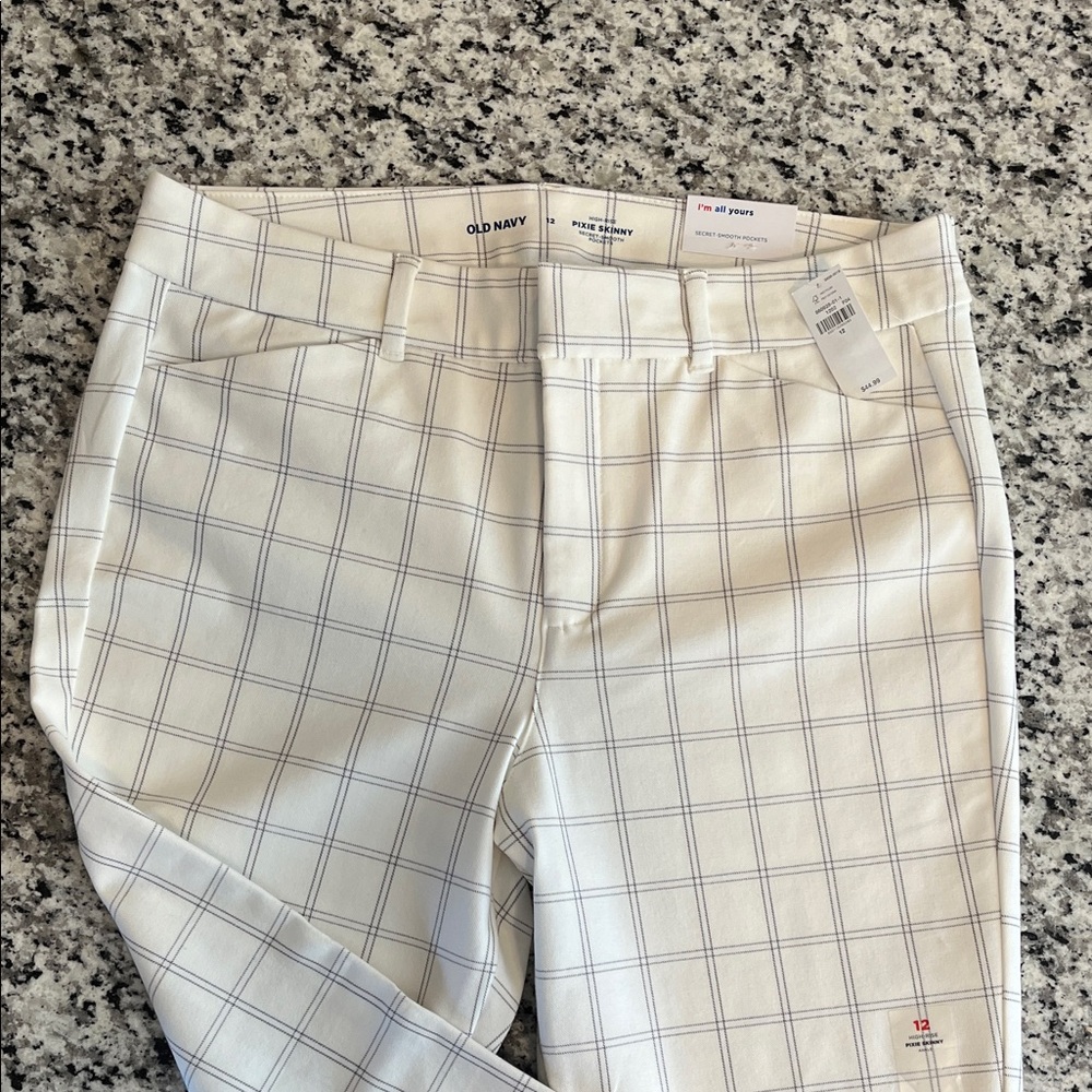 Old Navy White Checkered Trousers